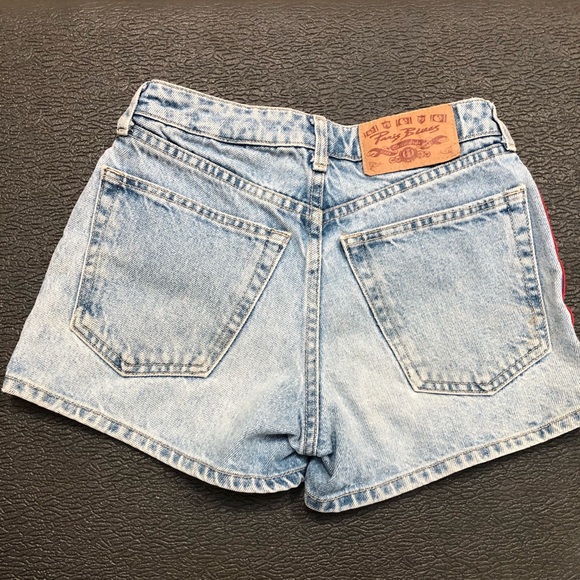 SOLD🍀 Light wash rainbow denim shorts - Picture 2 of 2